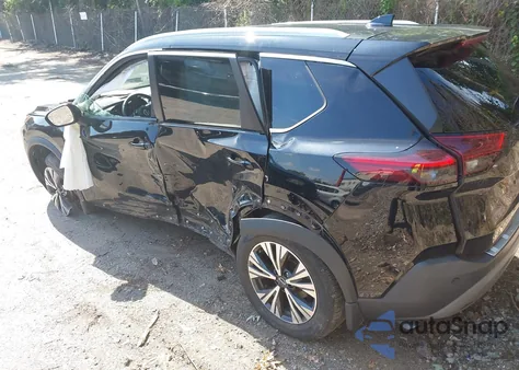 2022 Nissan Rogue Sv Intelligent Awd z USA, uszkodzony, nr VIN 5N1BT3BBXNC711612